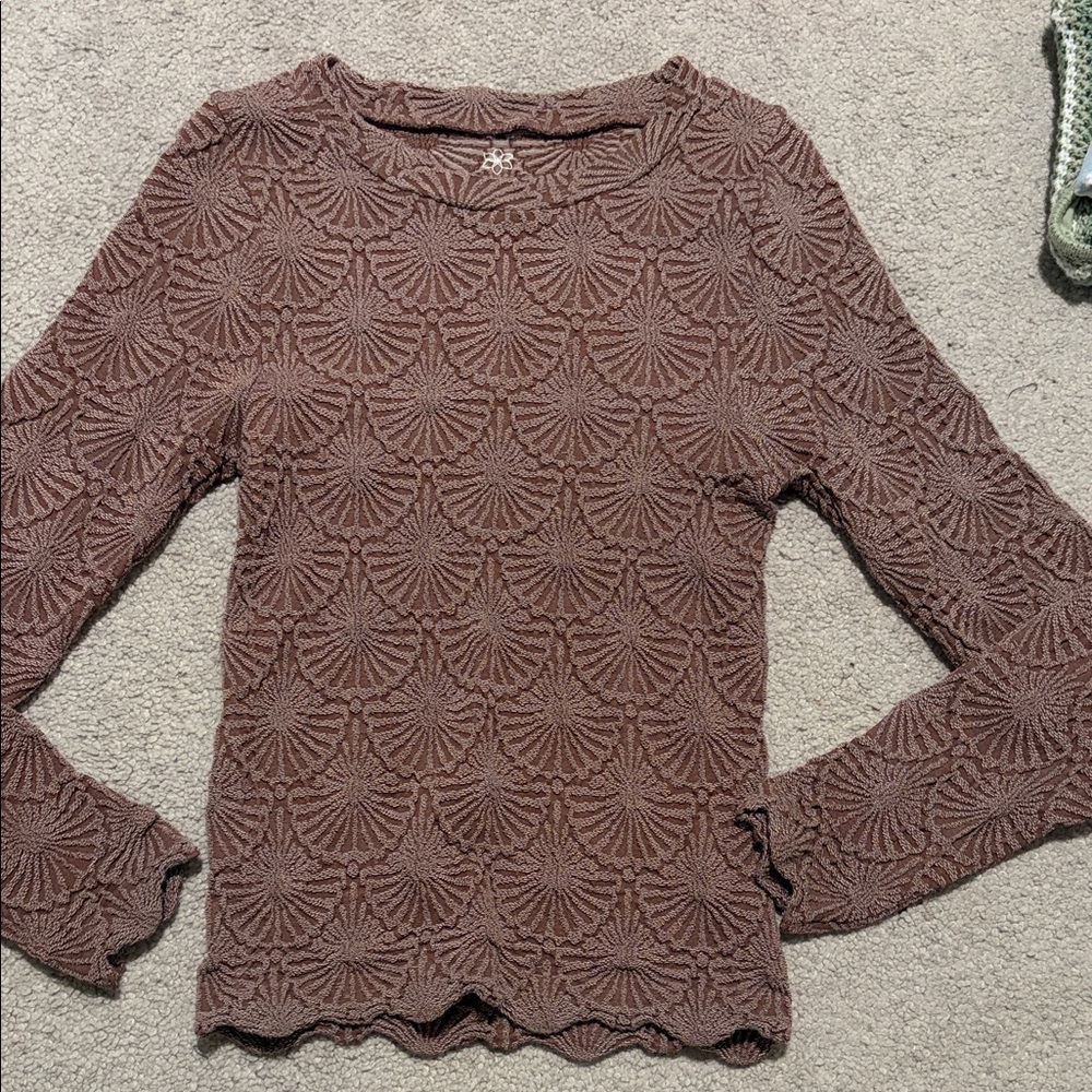 Aura Scallop-Pattern Knit Top in Brown